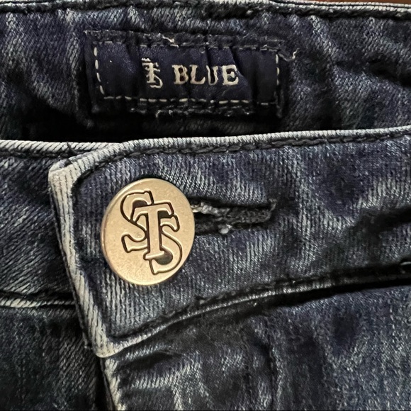 STS Blue High Rise Jean Shorts Dark Wash Denim Cuff Hem Classic Shorts Juniors 3 - Picture 3 of 4